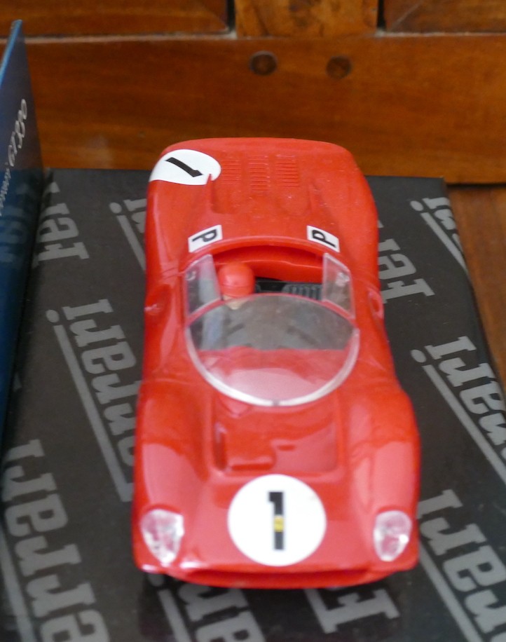 FERRARI GT 330  ROUGE VINTAGE  SCALEXTRIC REF 6028