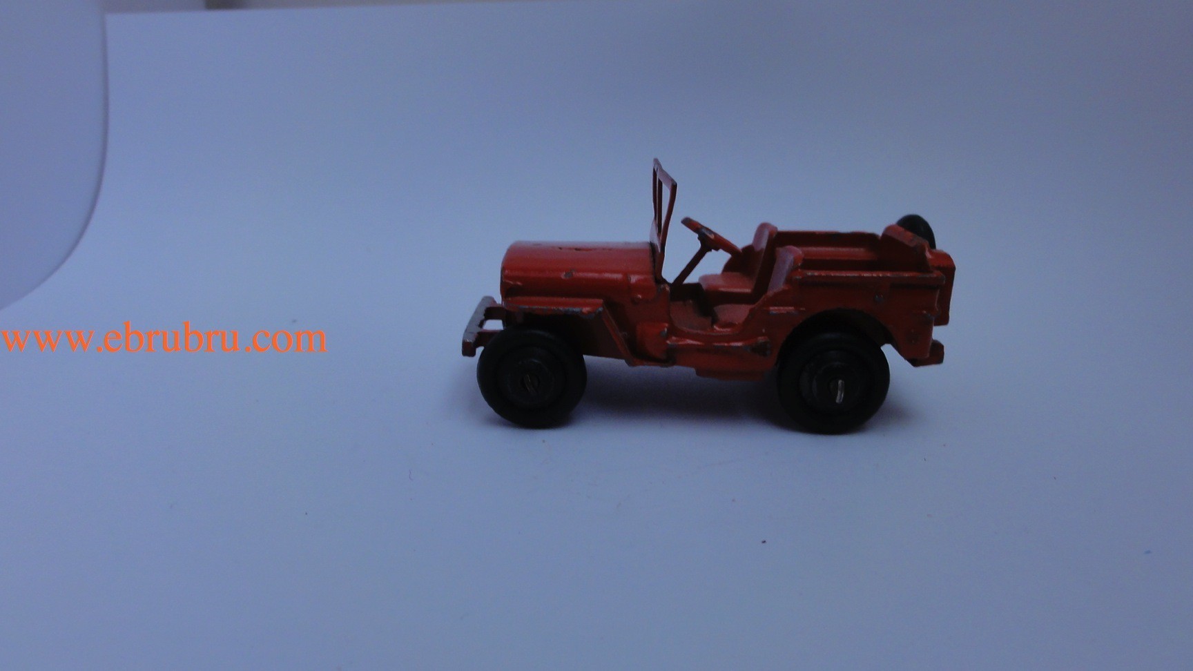 JEEP rouge (Anglais) Dinky toys