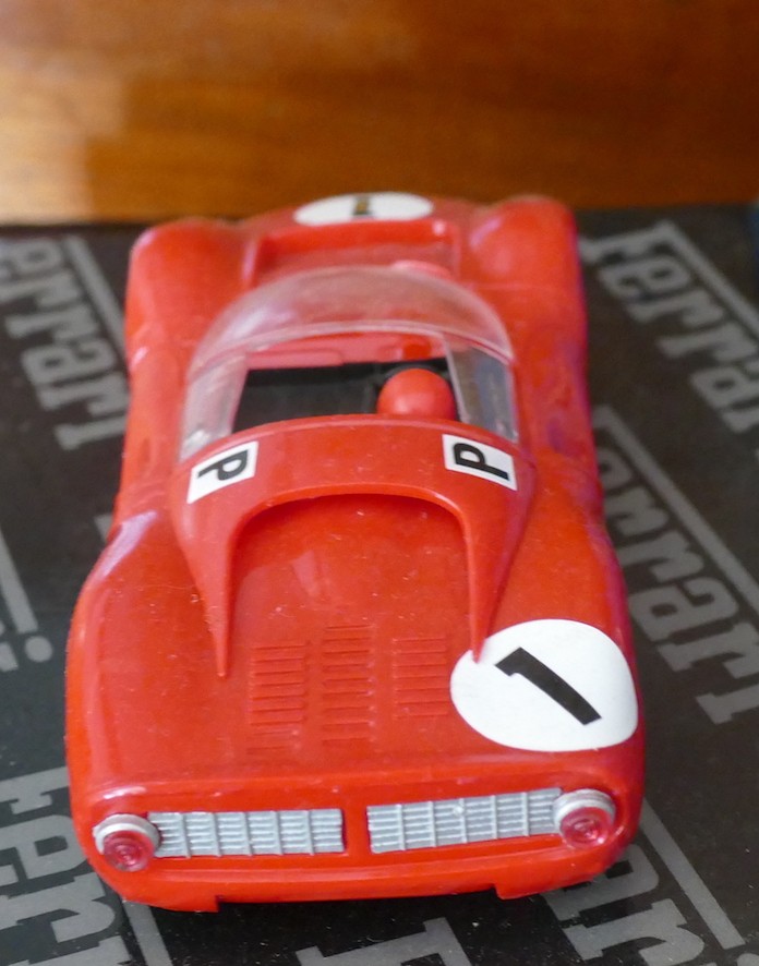 FERRARI GT 330  ROUGE VINTAGE  SCALEXTRIC REF 6028