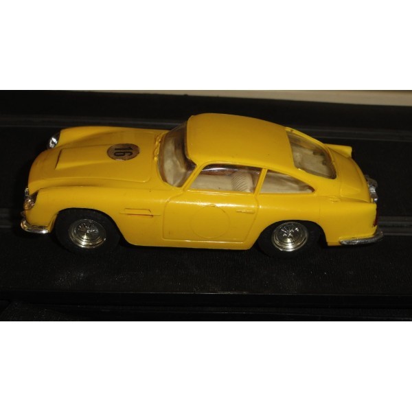 ASTON MARTIN DB4 GT JAUNE SCALEXTRIC RÉF E3