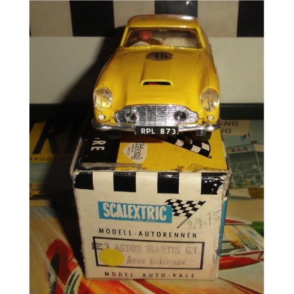 ASTON MARTIN DB4 GT JAUNE SCALEXTRIC RÉF E3