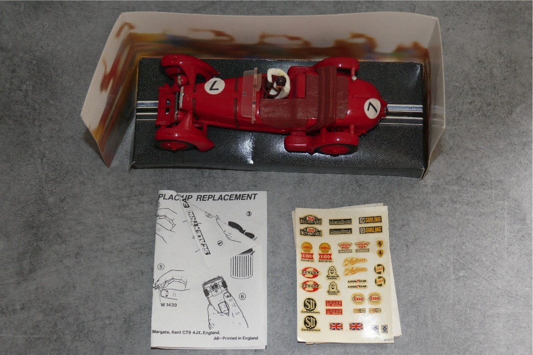 ALFA ROMEO SCALEXTRIC 8C ROUGE REF C241