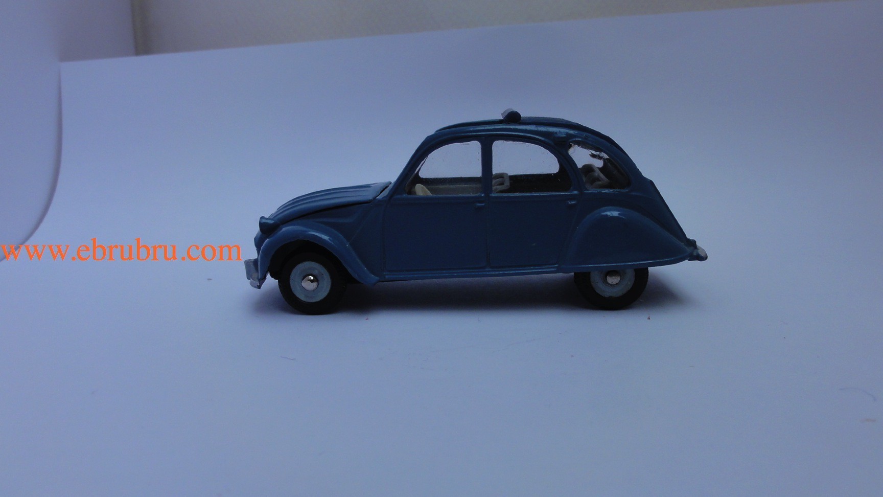 2CV berline bleu Dinky toys réf 500/2 ou 500E