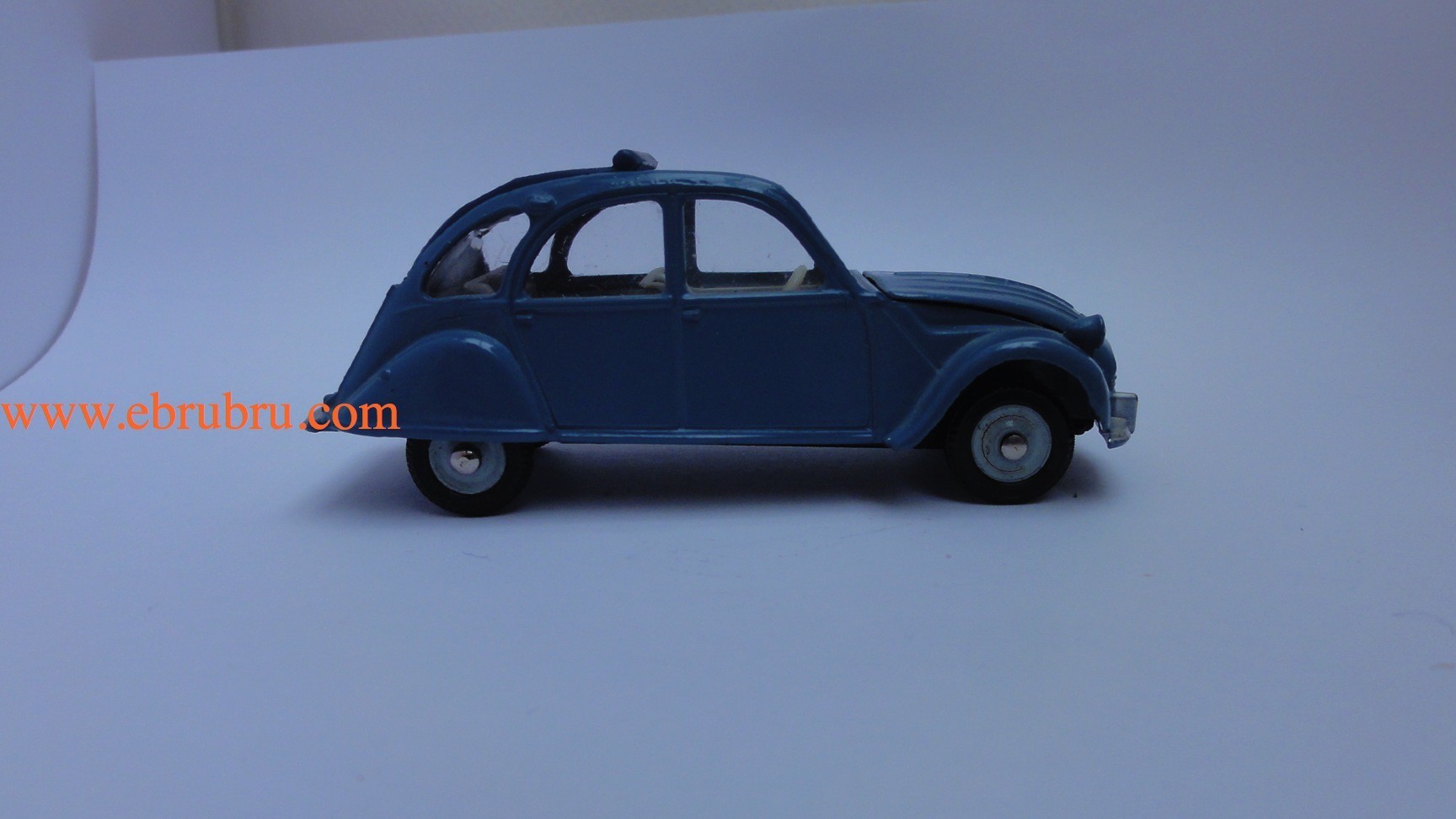 2CV berline bleu Dinky toys réf 500/2 ou 500E