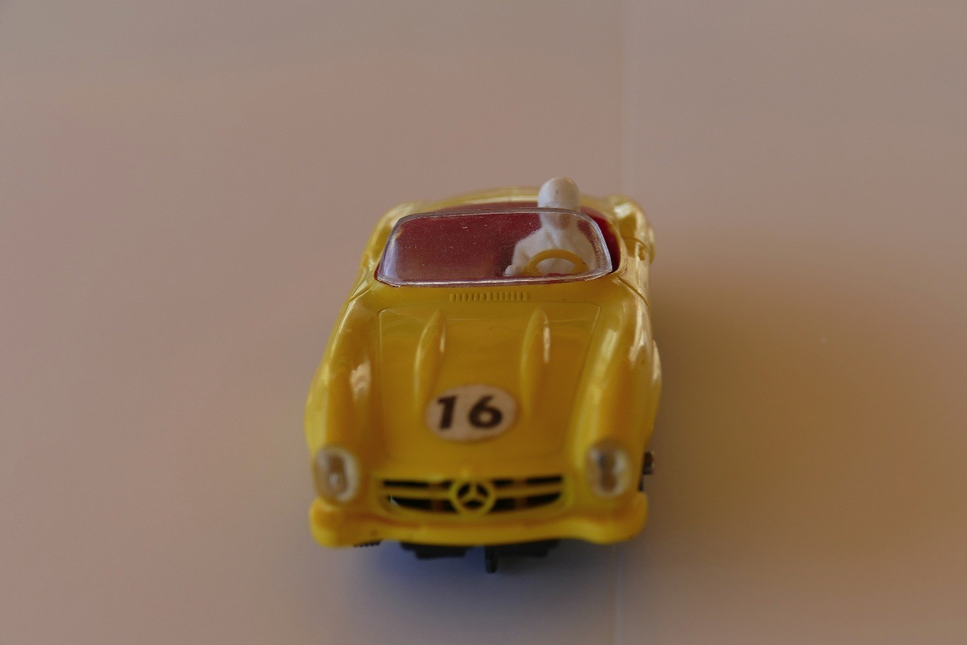 MERCEDES CABRIOLET 300 SL  SPORT JAUNE  JOUEF RÉF 351