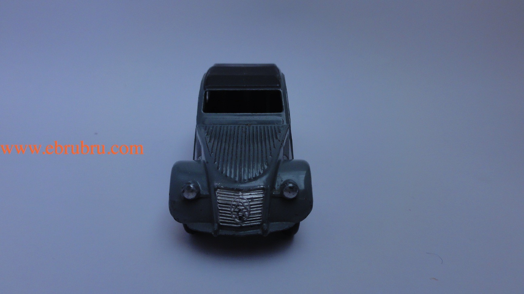 2CV grise modèle 1950 Dinky Toys 1 feux réf 24T 1c