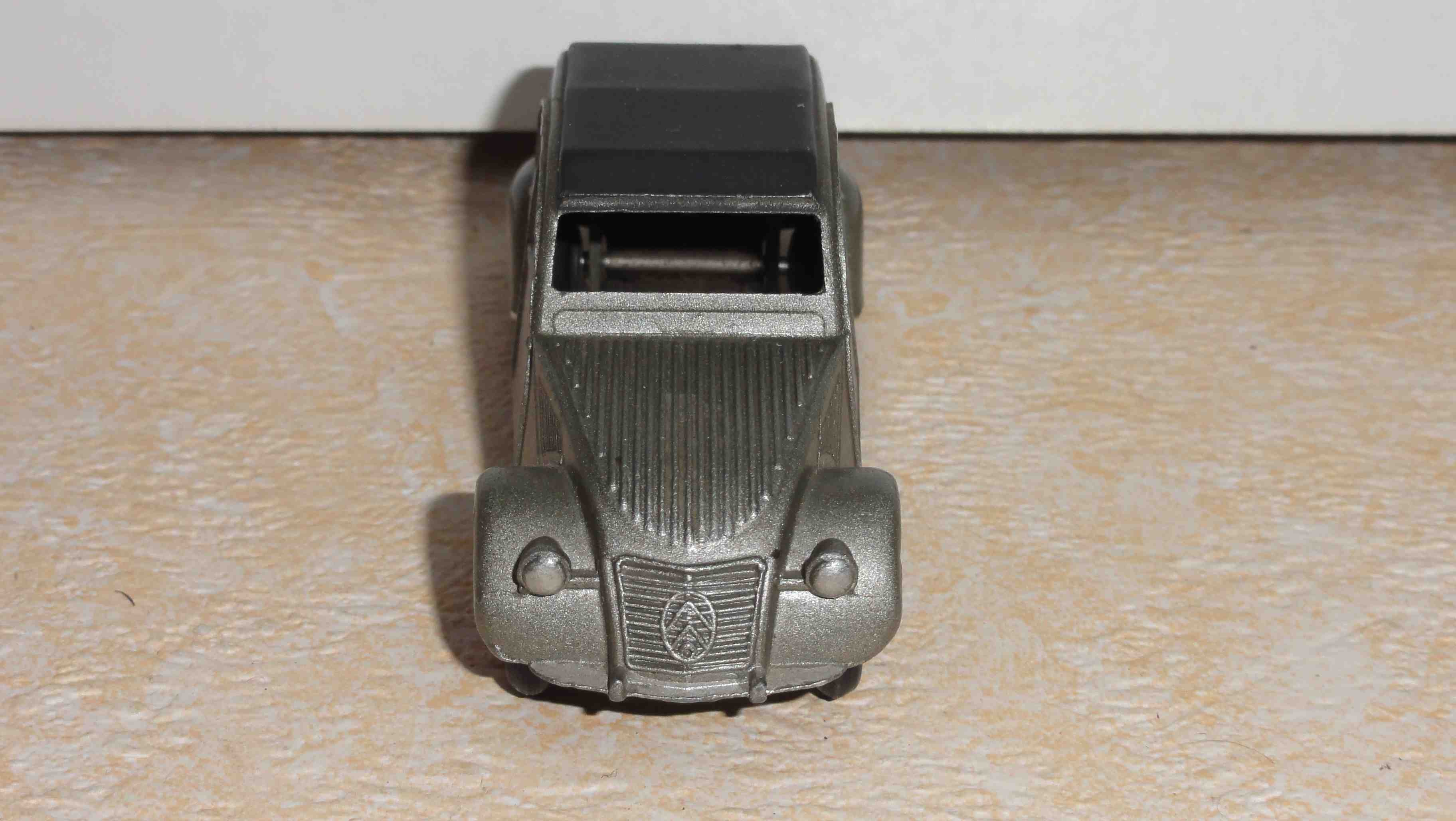 2CV modèle 1950 Dinky Toys 1 feux réf 24T 1a