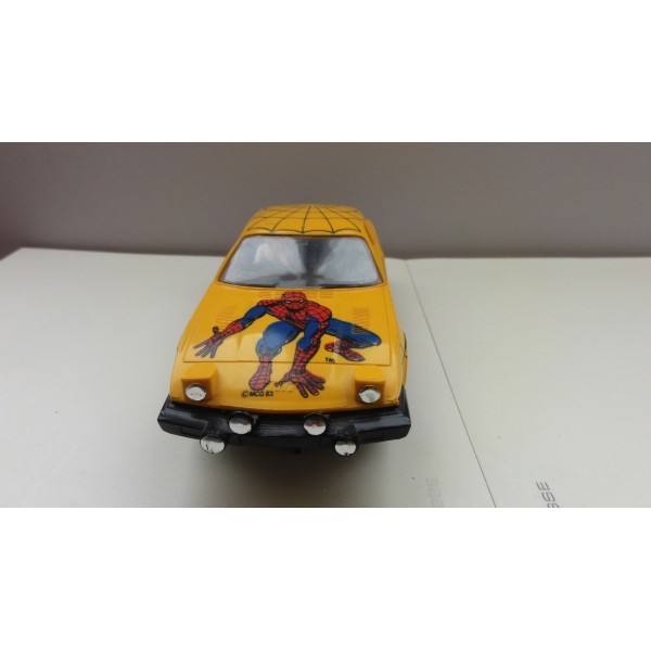 TRIUMPH TR7 SPIDERMAN JAUNE SCALEXTRIC RÉF C321