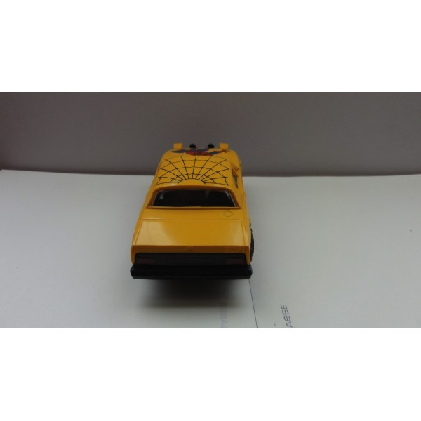 TRIUMPH TR7 SPIDERMAN JAUNE SCALEXTRIC RÉF C321