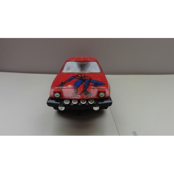 TRIUMPH TR7 SPIDERMAN ROUGE SCALEXTRIC RÉF C322