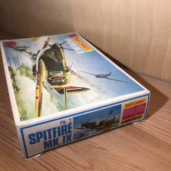 Spitfire MK.IX MATCHBOX Réf PK-2