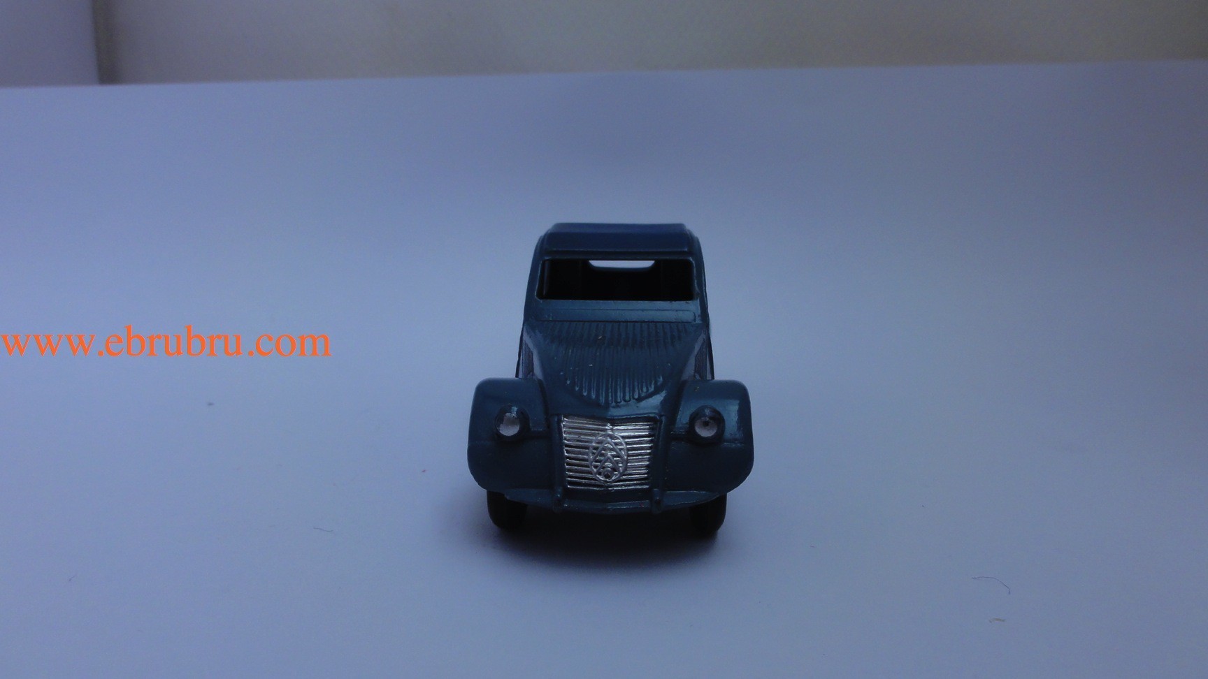 2CV GRIS BLEU PETROLE MODELE 1950 DINKY TOYS RÉF 24T