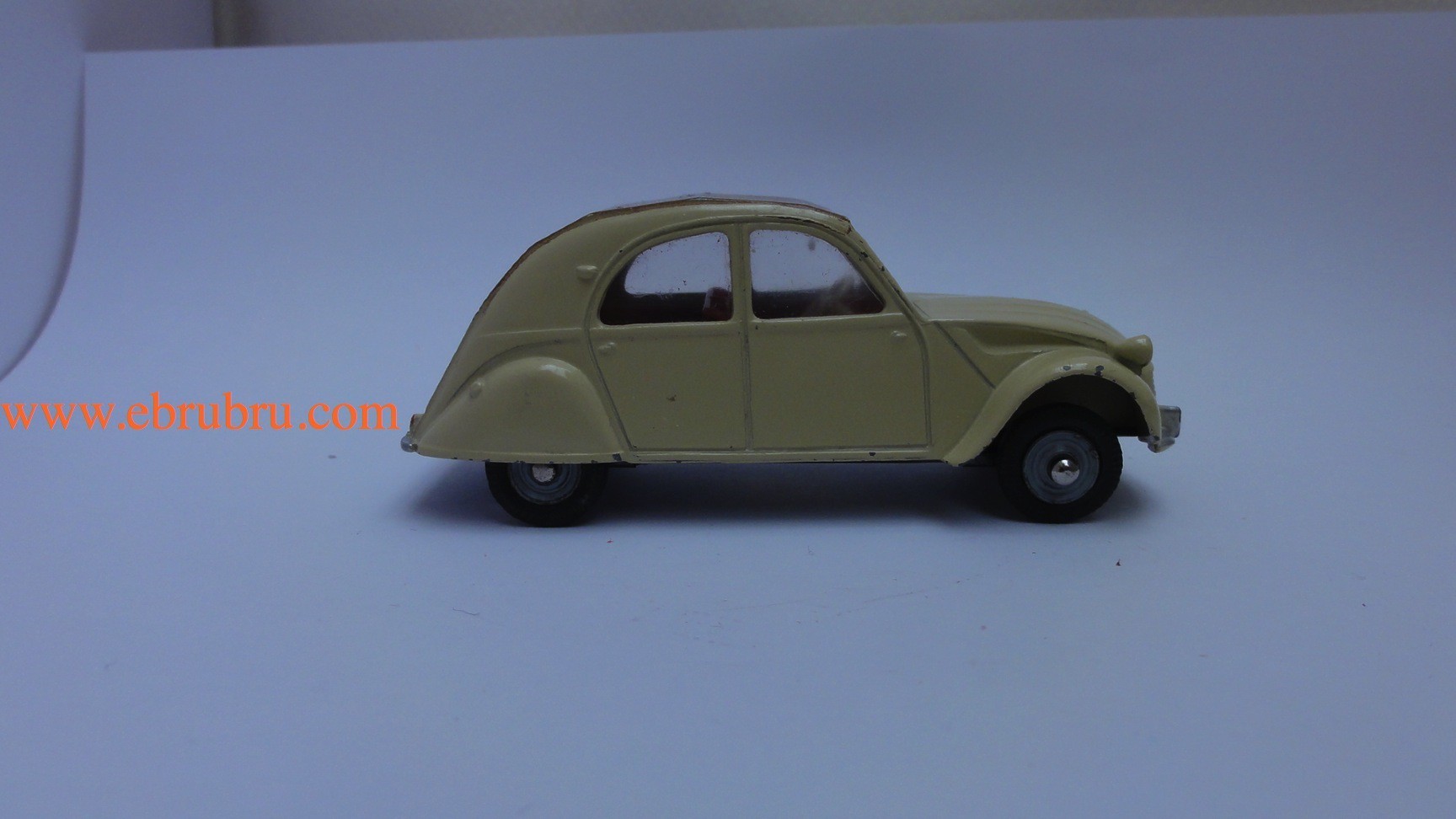 2CV AZAM 1961 BEIGE DINKY TOYS RÉF 558