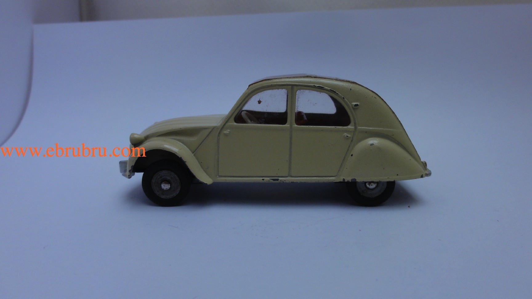 2CV AZAM 1961 BEIGE DINKY TOYS RÉF 558