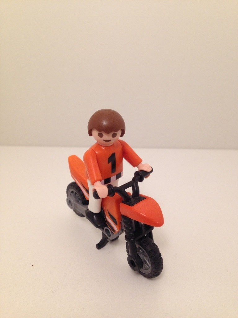 Enfant avec sa moto-cross Playmobil 4698