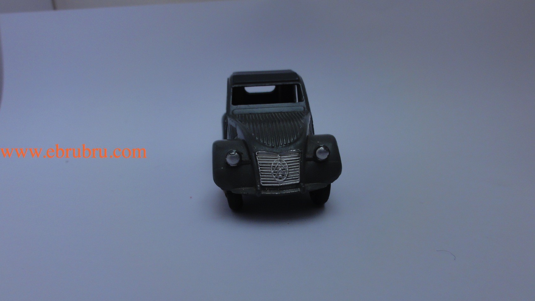 2CV GRIS FONCÉ  MODELE 1950 DINKY TOYS RÉF 24T