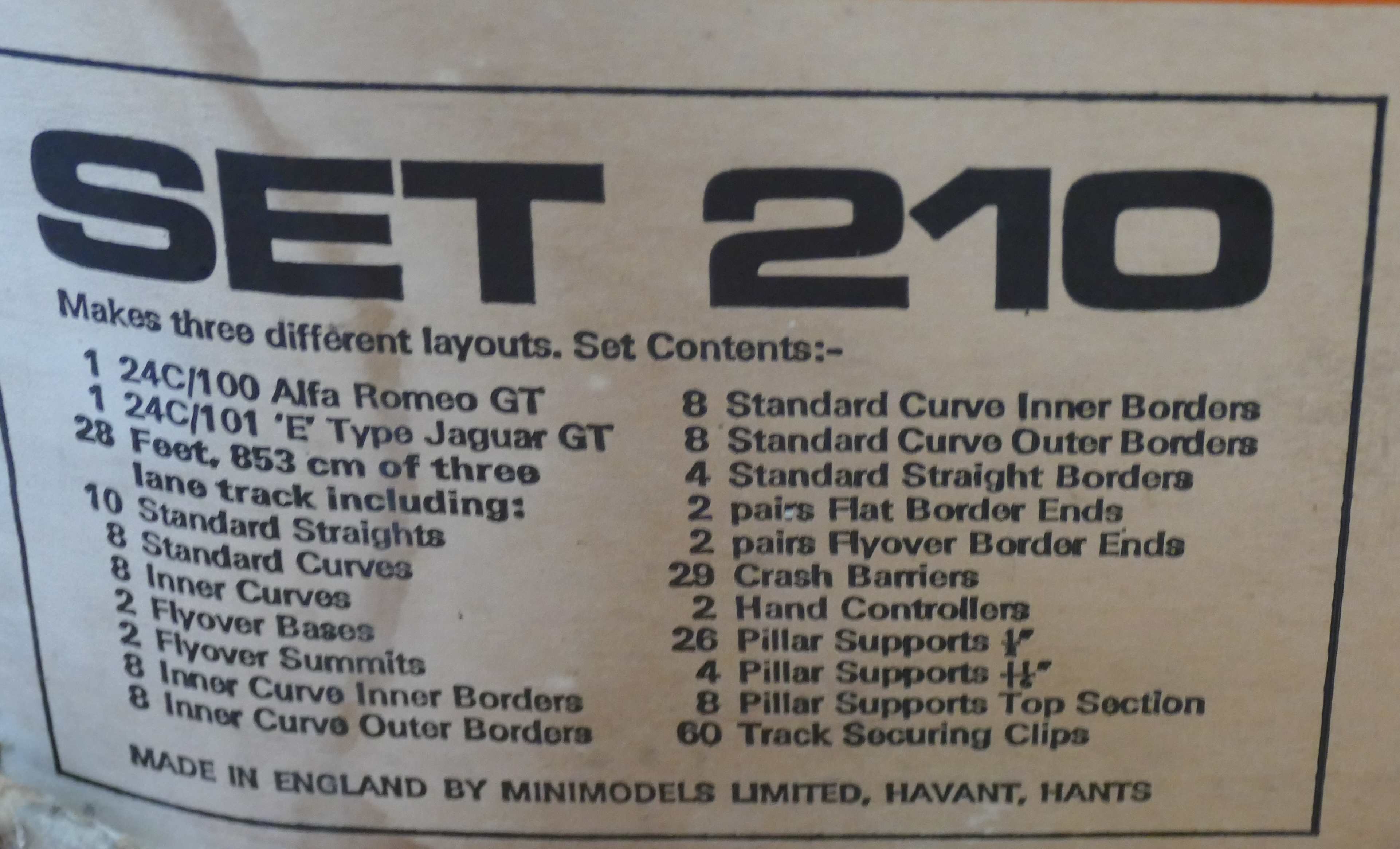 Set 210 circuit 124 Scalextric