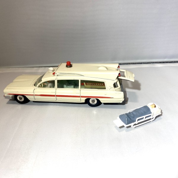Superior Criterion Ambulance DINKY TOYS 263