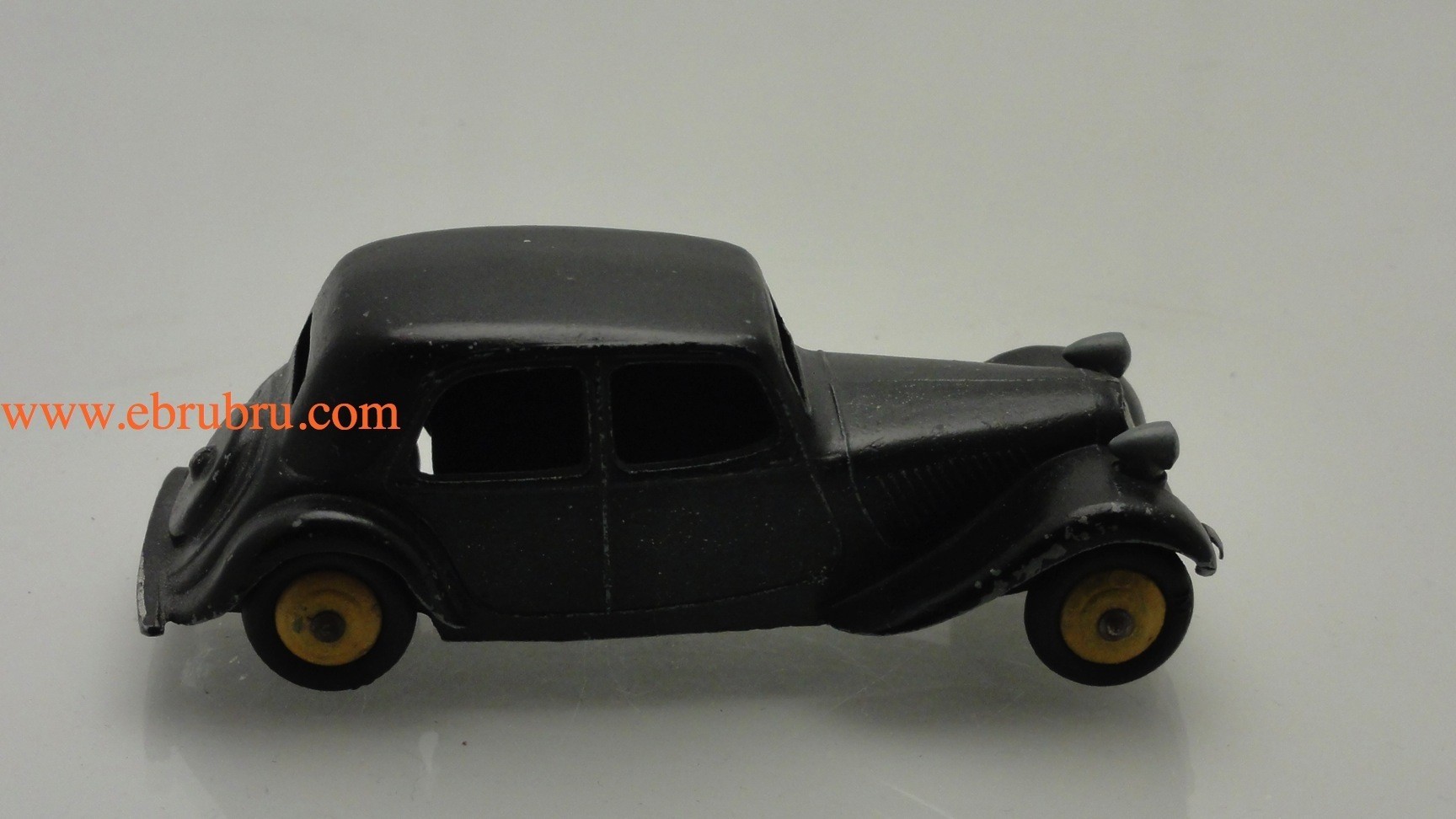 TRACTION 11 BL CITROEN NOIRE DINKY TOYS RÉF 24N