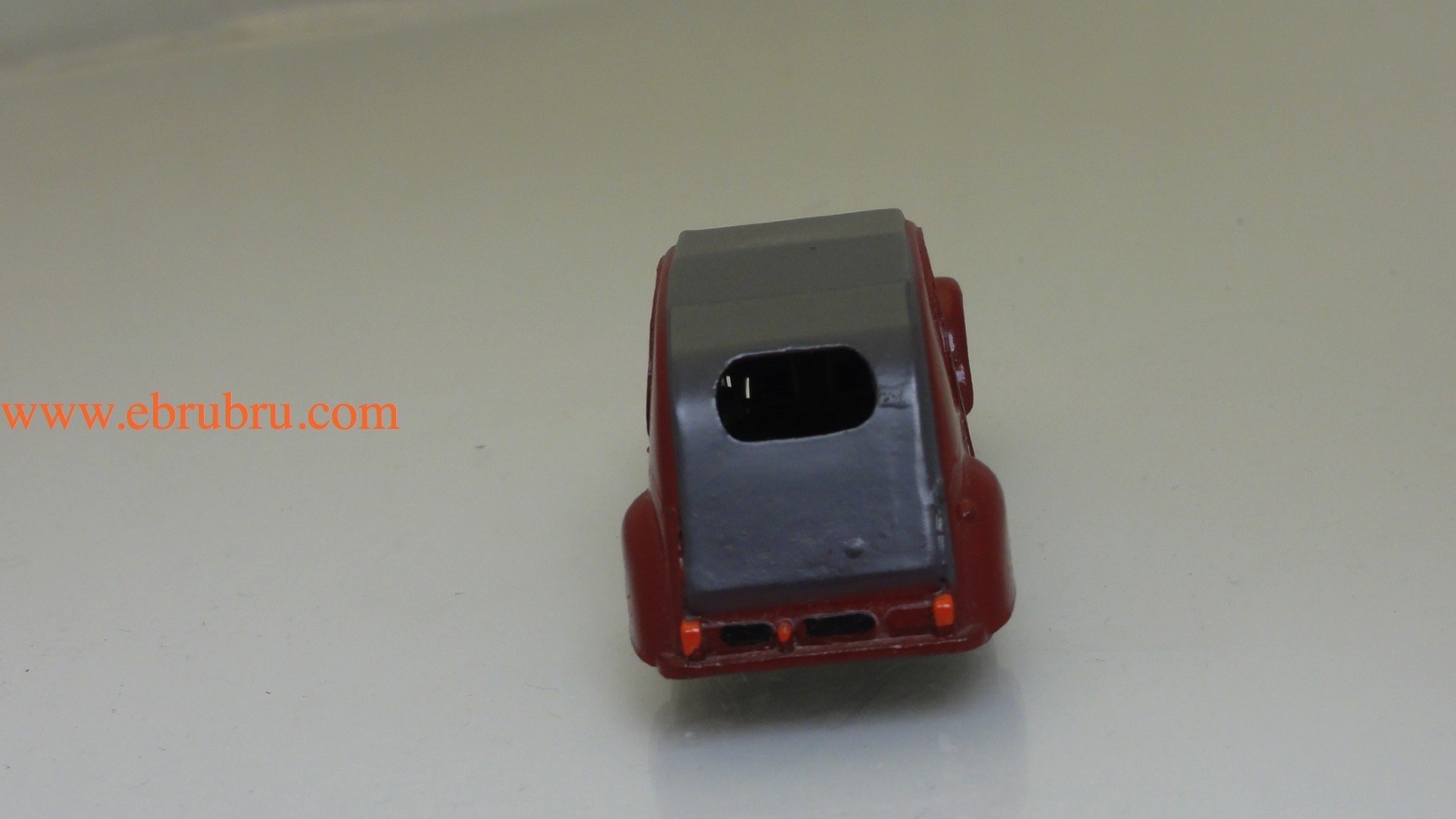 2CV GRENAT VIF MODELE 1950 DINKY TOYS RÉF 24T