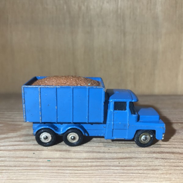 Camion bleu HUSKY