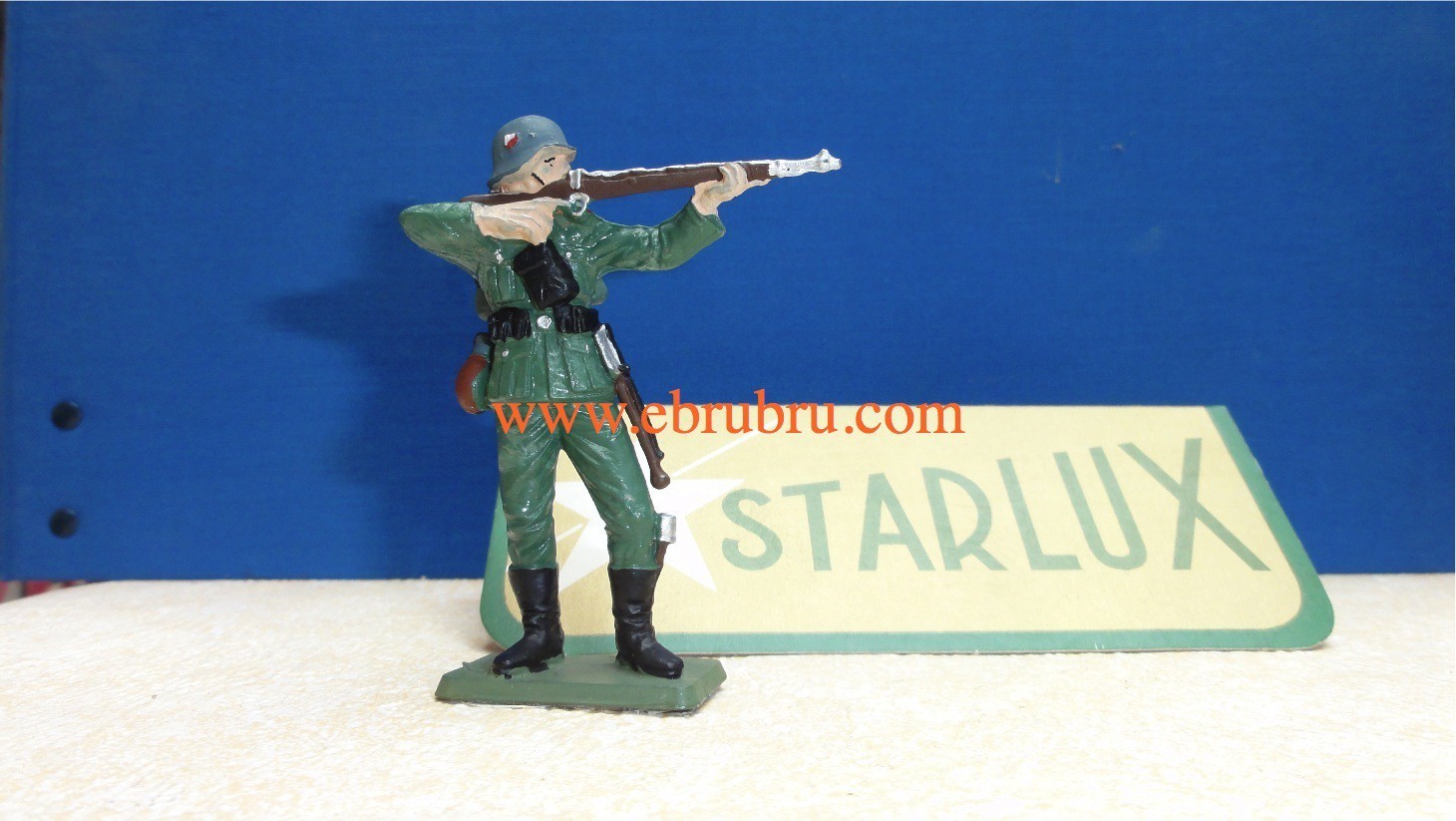 SOLDAT ALLEMAND  TIREUR FUSIL DEBOUT  STARLUX RÉF VS4