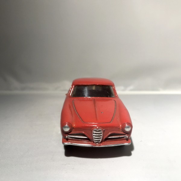 Alfa Romeo rouge DINKY TOYS 24J