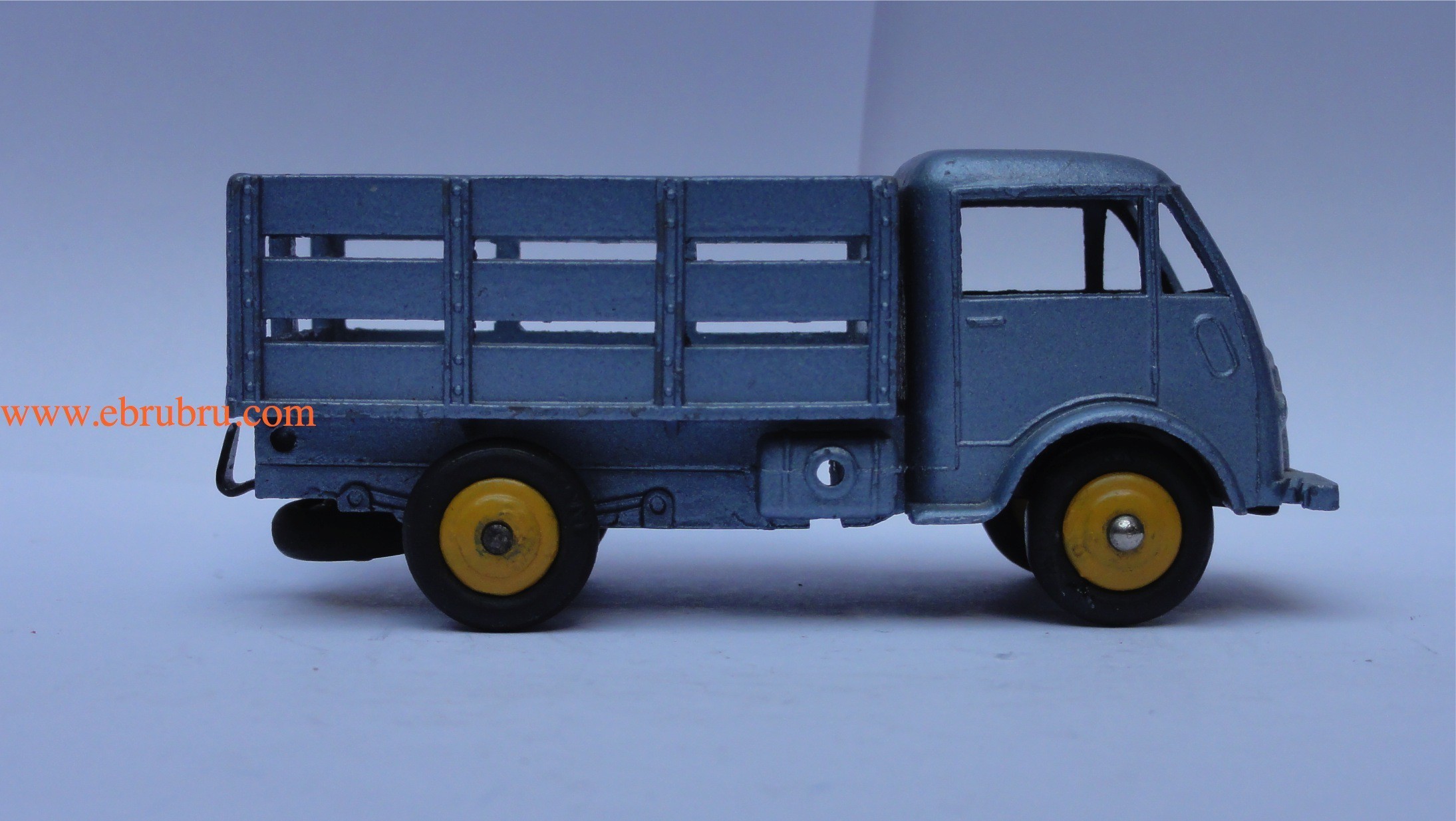 FORD BETAILLERE BLEUE DINKY TOYS RÉF 25A