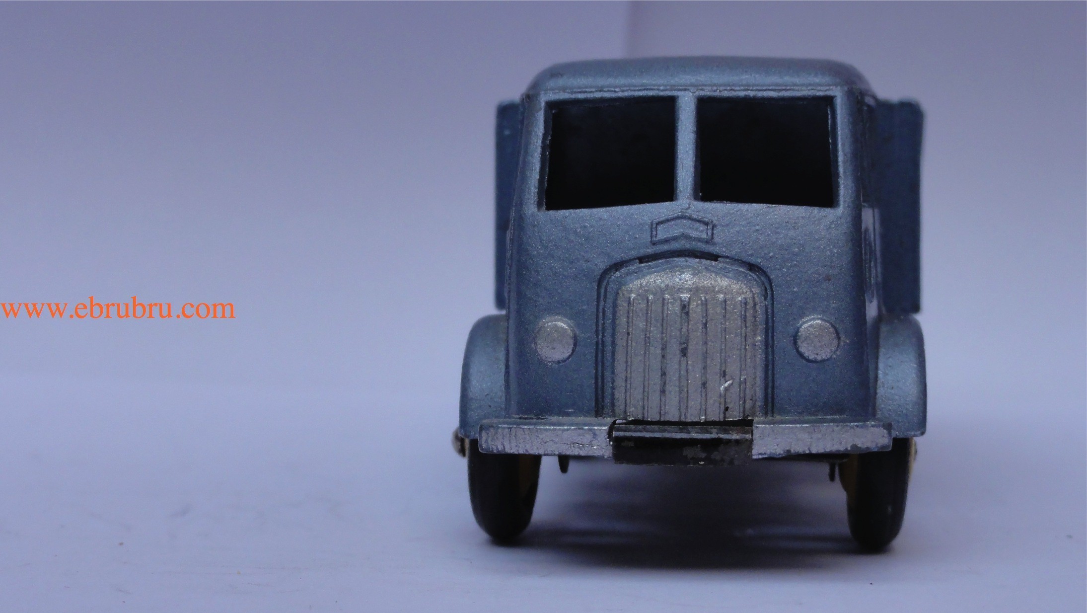 FORD BETAILLERE BLEUE DINKY TOYS RÉF 25A