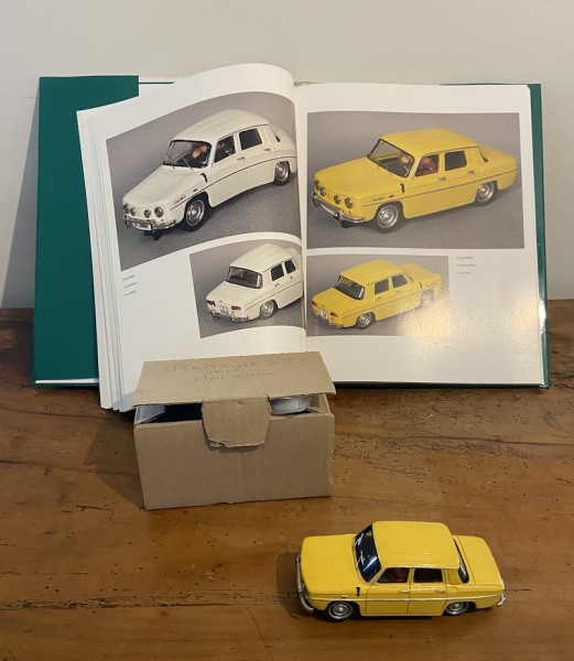 RENAULT 8 TS jaune Slot Classic CJ-09