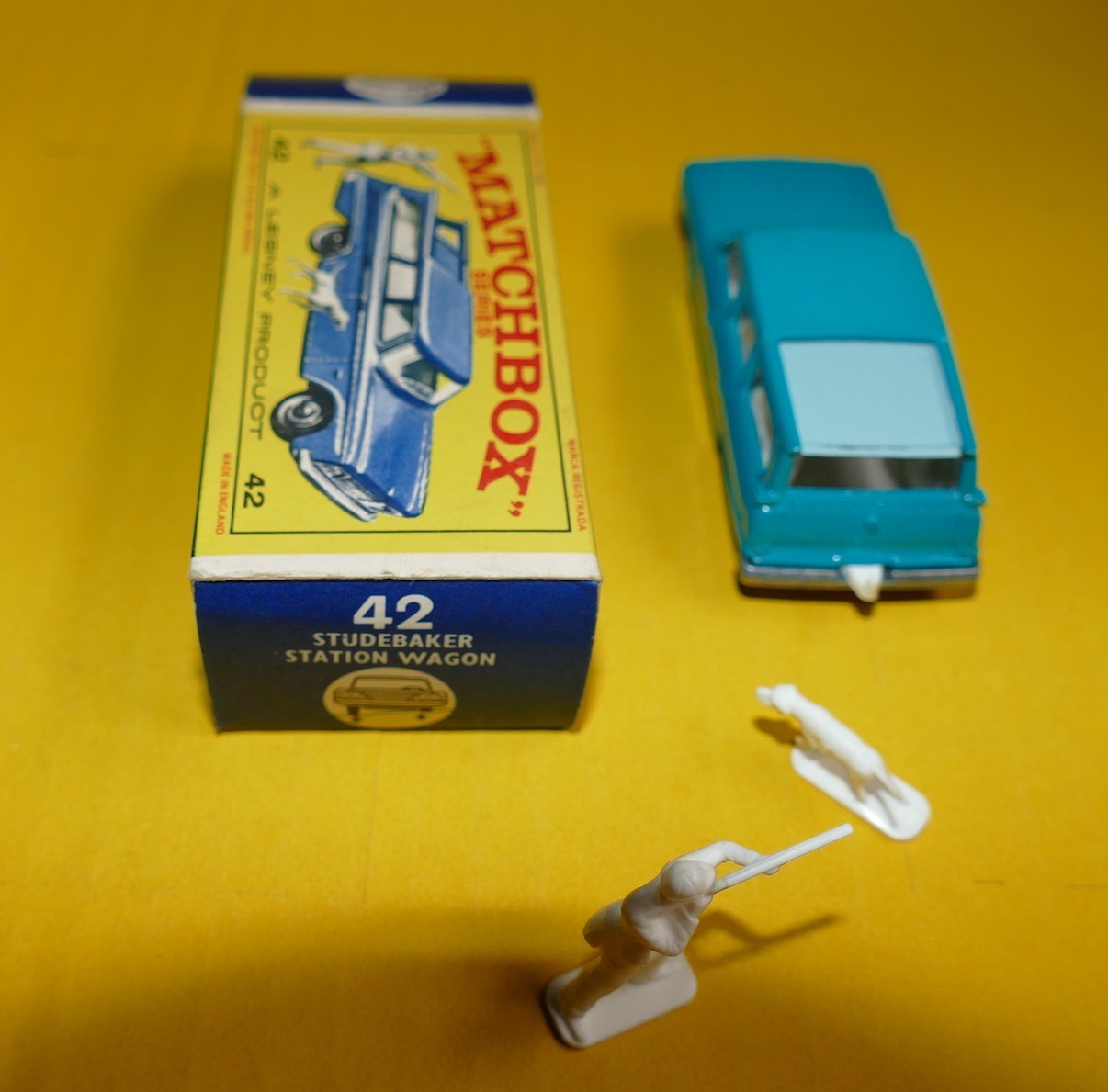 MATCHBOX LESNEY  Nº 42 STUDEBAKER LARK WAGONNAIRE BLEU