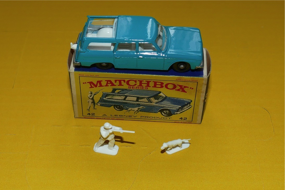 MATCHBOX LESNEY  Nº 42 STUDEBAKER LARK WAGONNAIRE BLEU