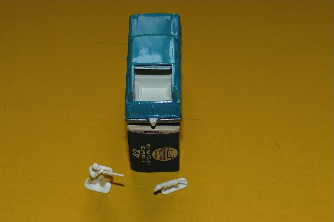 MATCHBOX LESNEY  Nº 42 STUDEBAKER LARK WAGONNAIRE BLEU