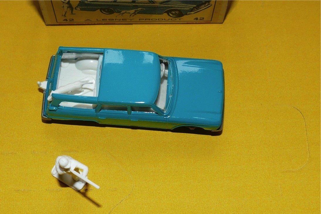 MATCHBOX LESNEY  Nº 42 STUDEBAKER LARK WAGONNAIRE BLEU