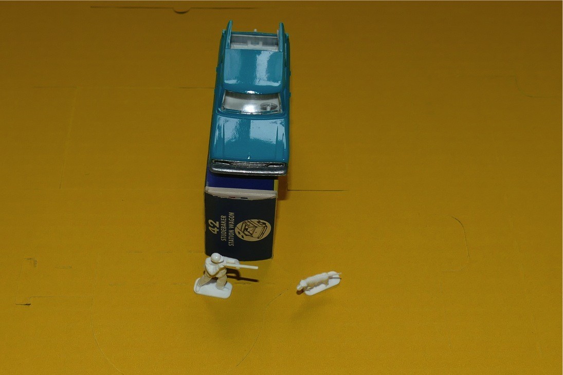 MATCHBOX LESNEY  Nº 42 STUDEBAKER LARK WAGONNAIRE BLEU