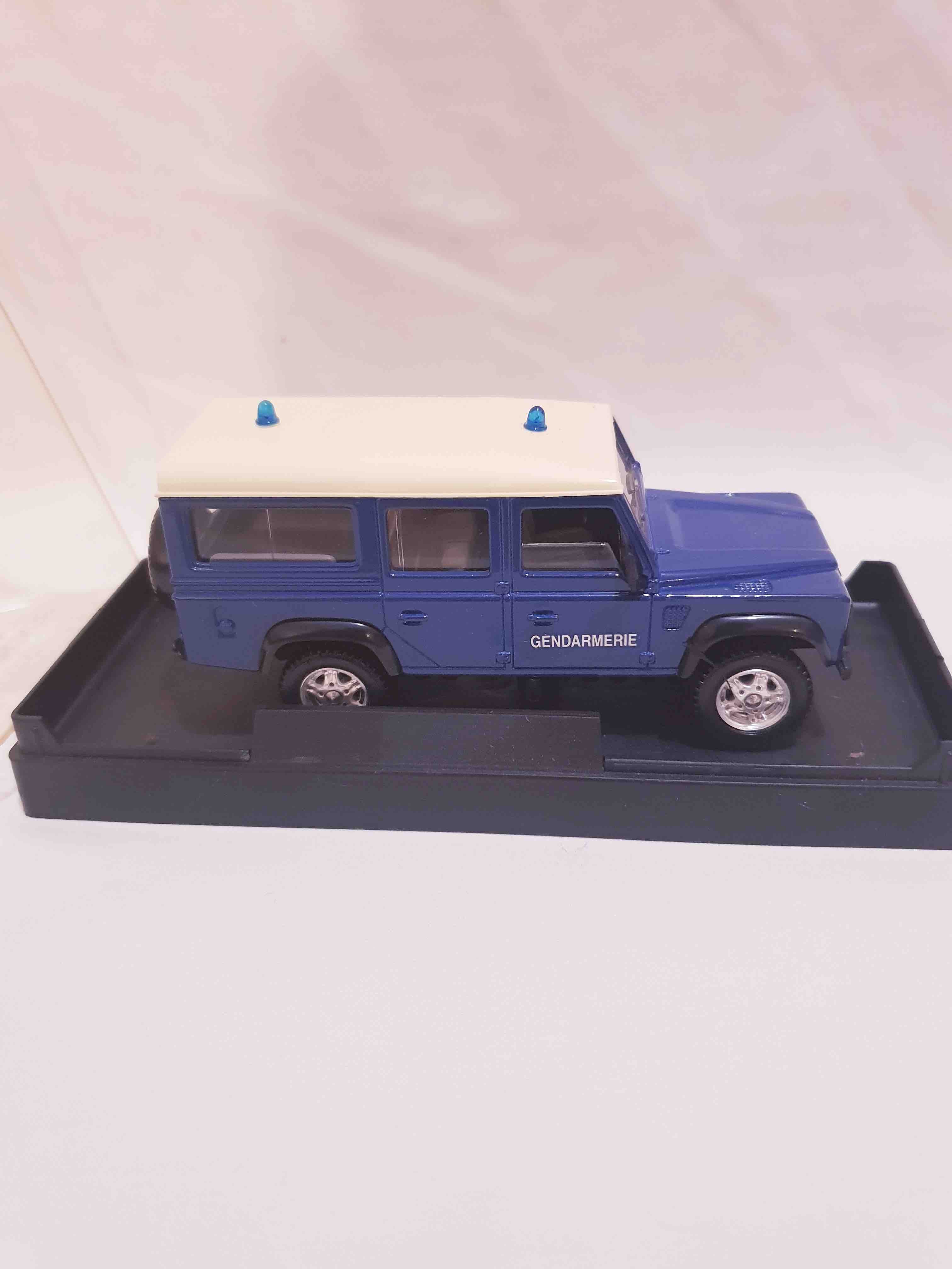 V267 LAND ROVER GENDARMERIE VEREM