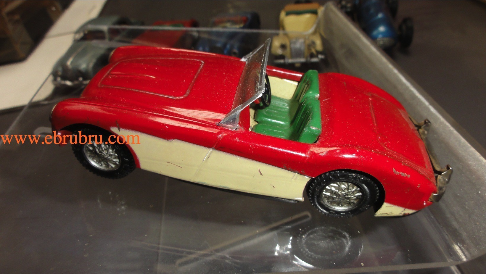 AUSTIN HEALEY 100/6 ROUGE ELECTRIC TINPLATE SCALEXTRIC