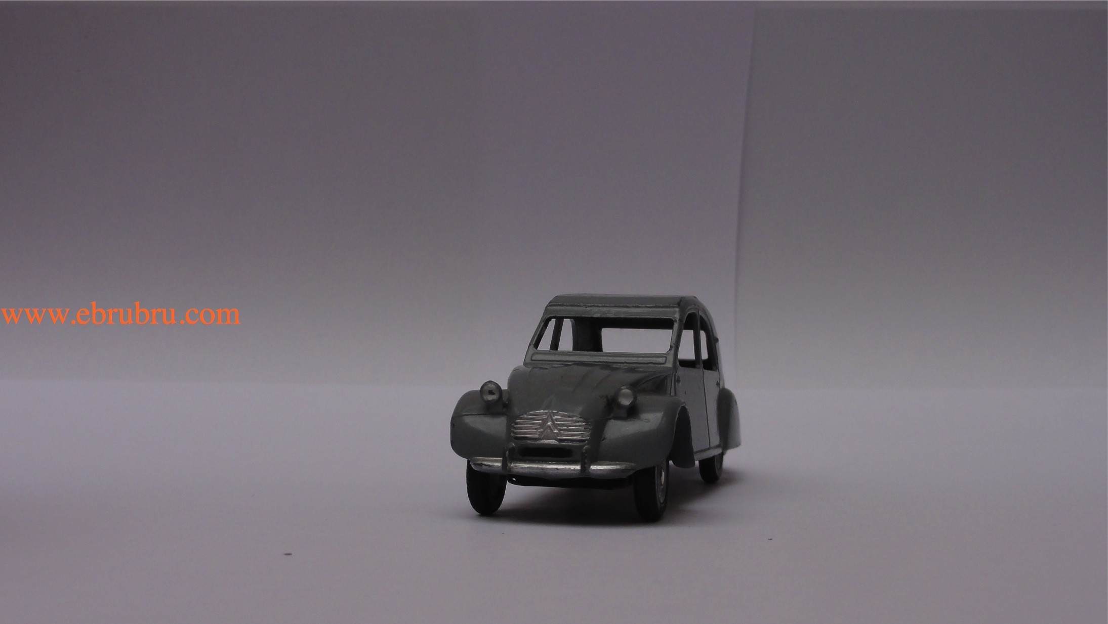 2CV AZAM GRIS CLAIRE DINKY TOYS RÉF 105