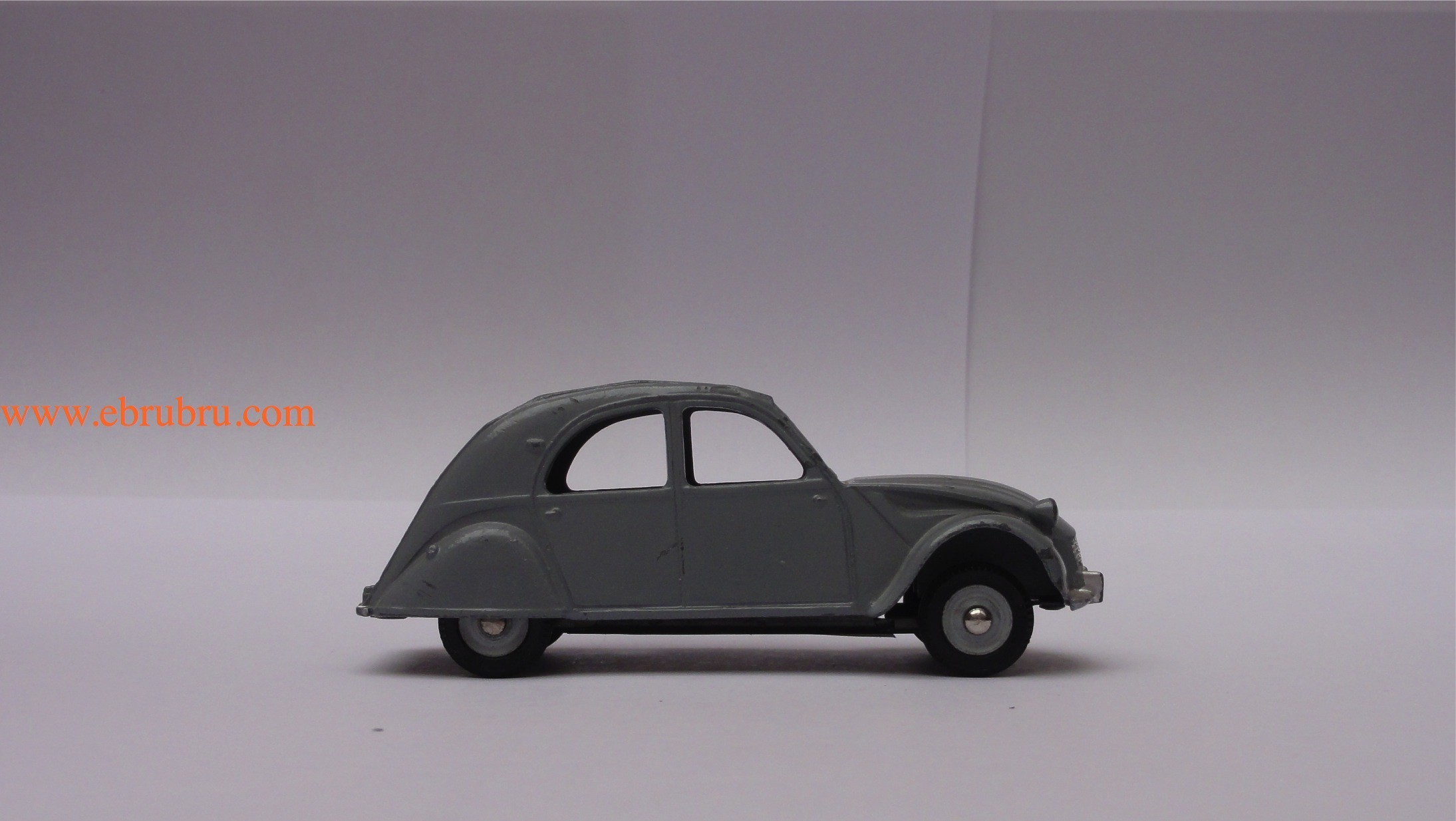 2CV AZAM GRIS CLAIRE DINKY TOYS RÉF 105