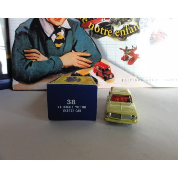 AUTHENTIC LESNEY SERIES MATCHBOX 38 VAUXHALL VICTOR ESTATE VINTAGE CAR