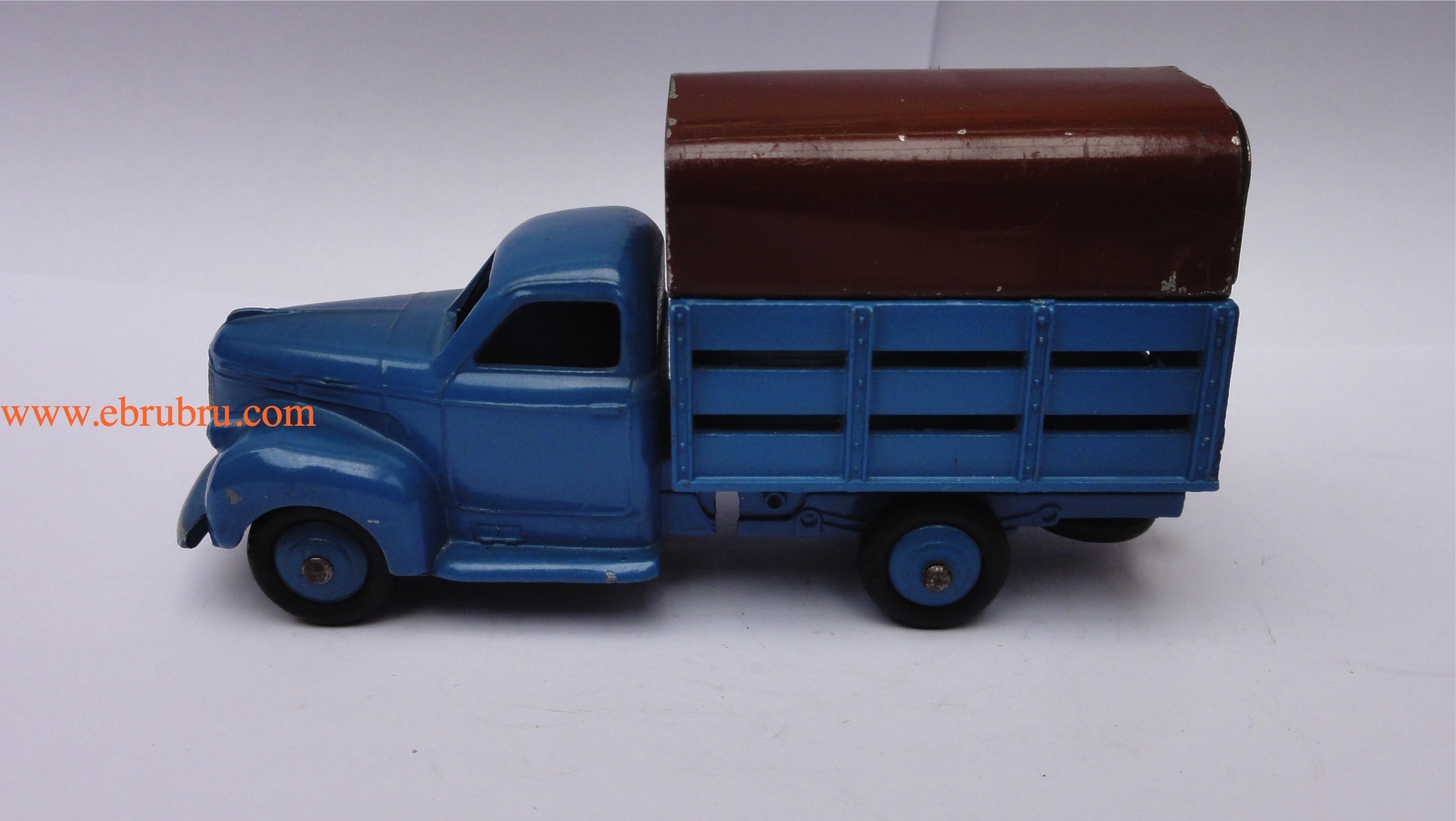 STUDEBAKER TAPISSIÈRE BACHÉE DINKY TOYS RÉF 25L