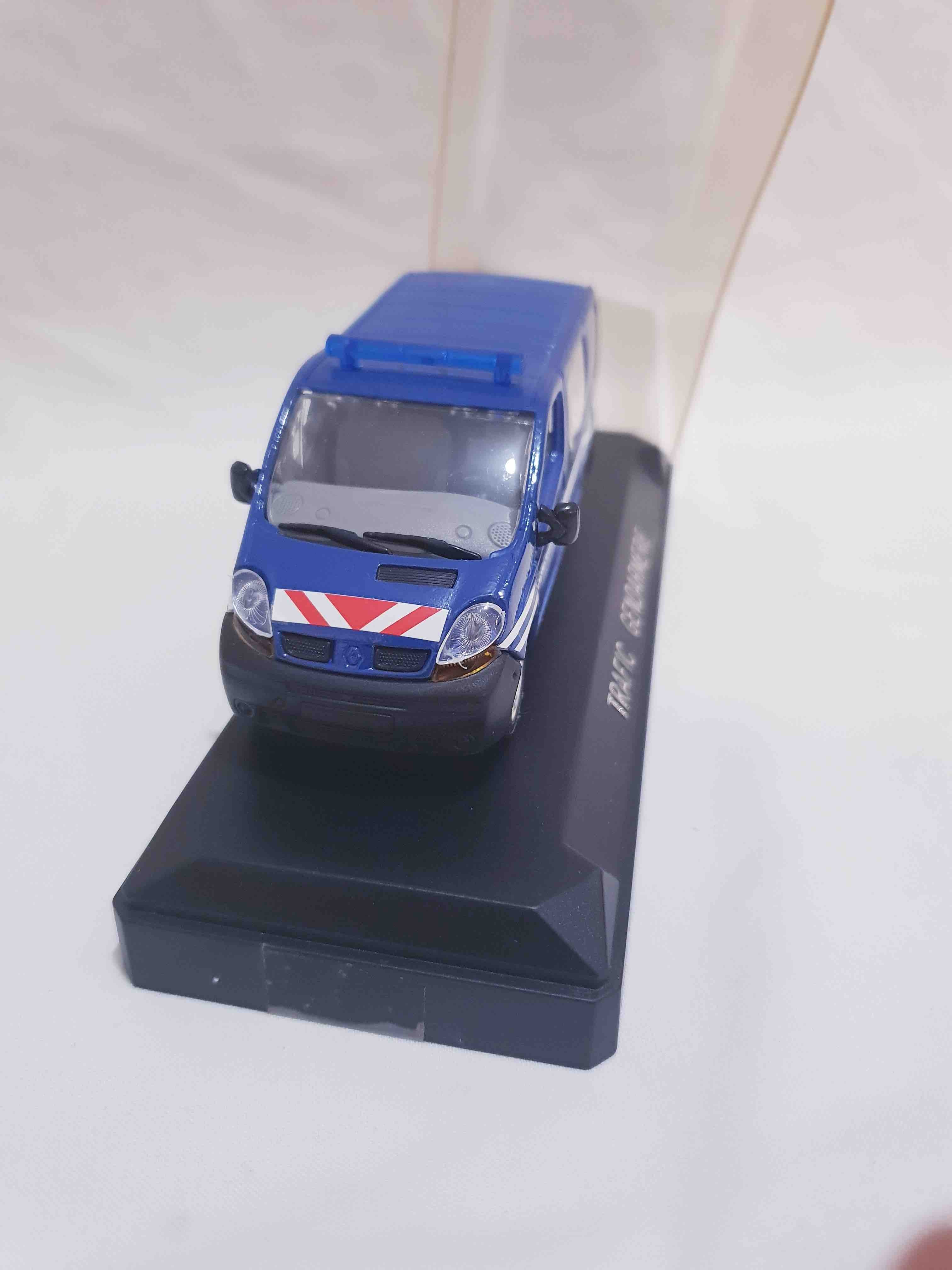 RENAULT TRAFIC GENDARMERIE VEREM SOLIDO