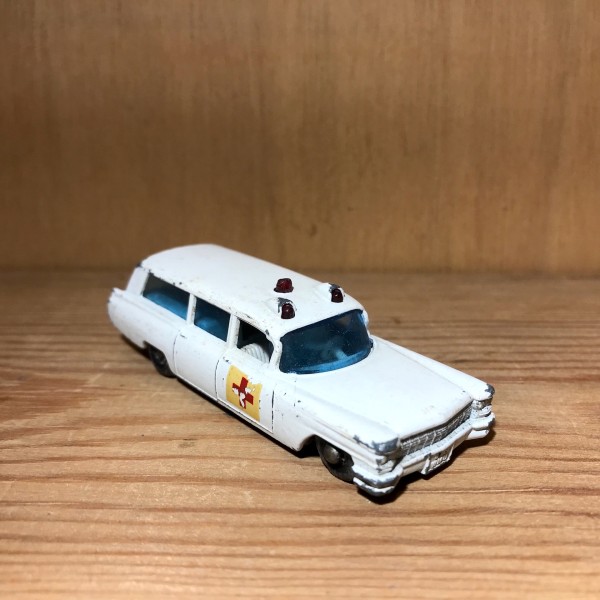 S&S Cadillac Ambulance No 54 MATCHBOX Lesney