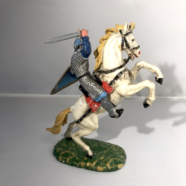 CHEVALIER DE BAYEUX AVEC EPEE SUR CHEVAL CABRÉ ELASTOLIN OUGEN RÉF 8884