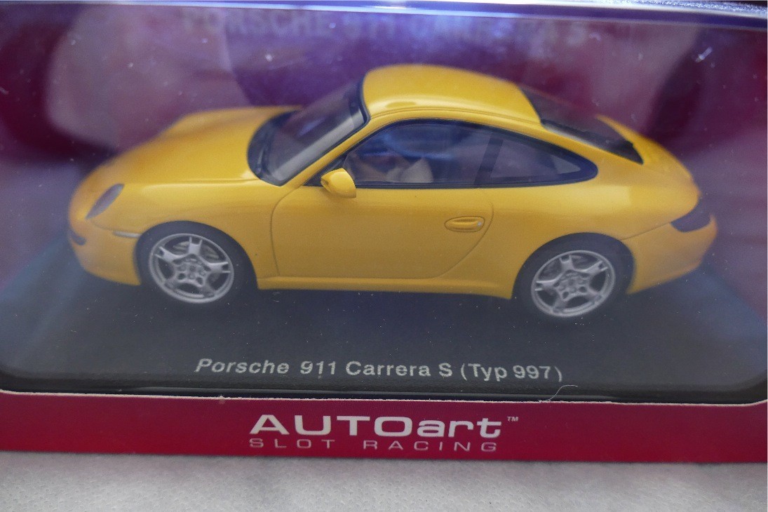 AUTOART REF 13182 PORSCHE 911 (997) CARRERA S WITH LIGHTING LAMPS