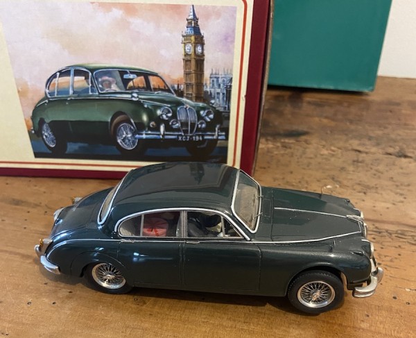 JAGUAR MK 2  Slot Classic CJ-30