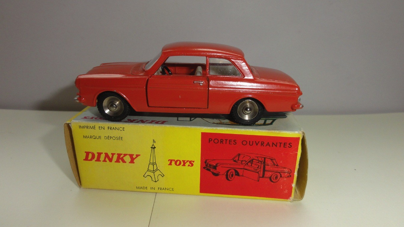 Ford Taunus 12M brique Dinky Toys réf 538