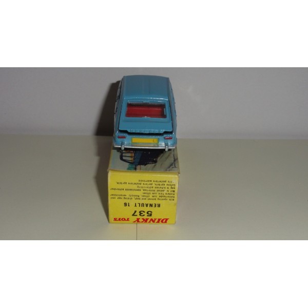 Renault R16  bleu clair Dinky toys réf 537