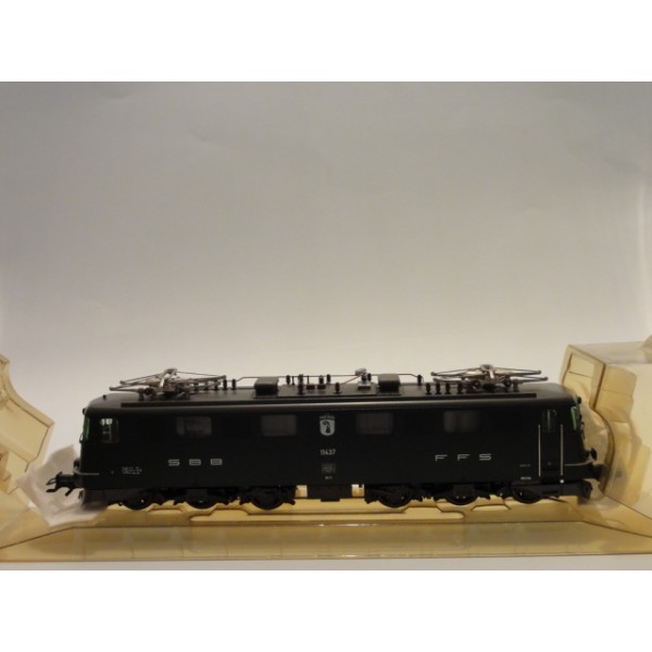 Marklin HO  SBB FFS Series Ae 6/6  locomotive Hamo 2 rails