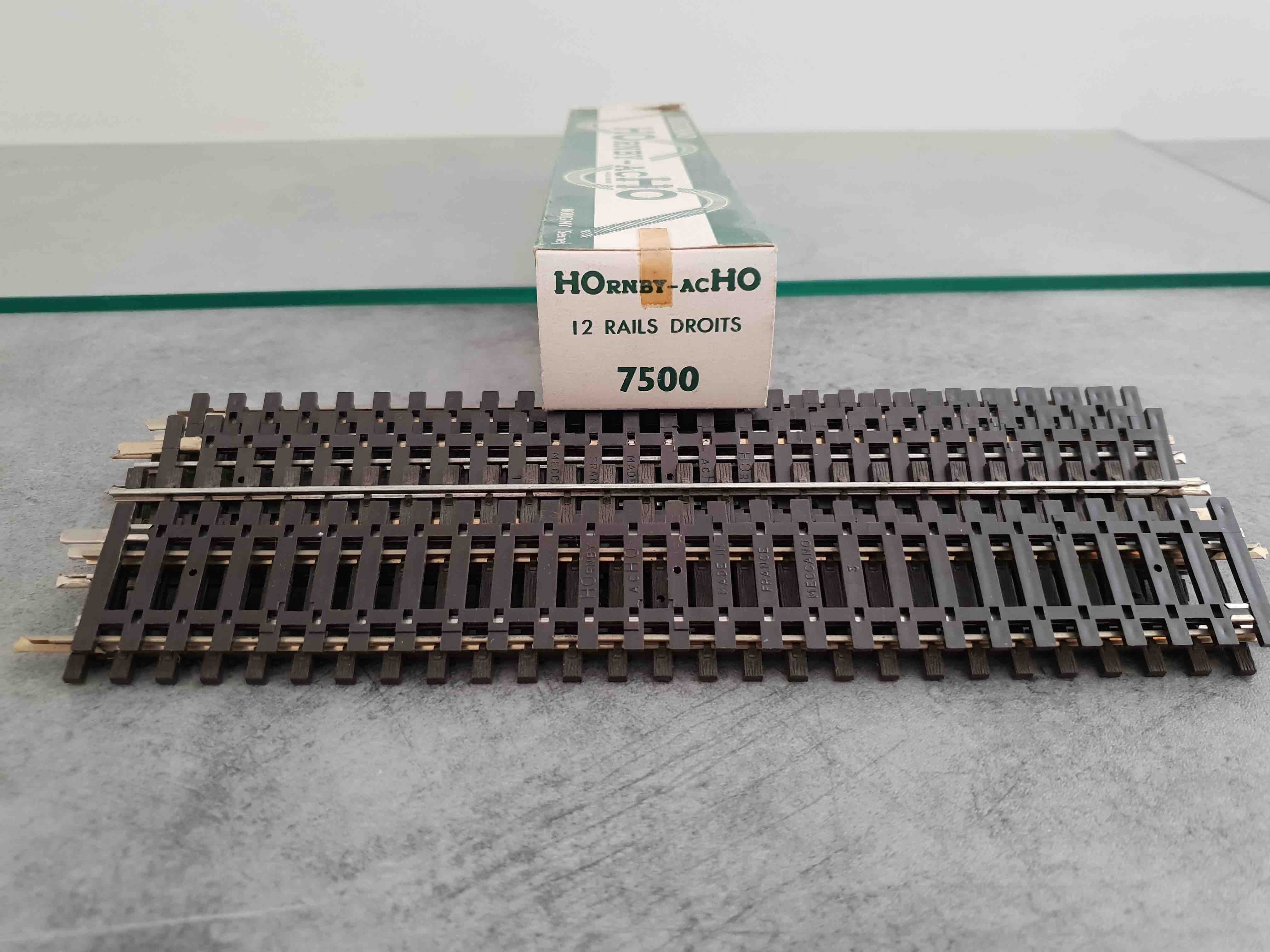 HORNBY 7500  12 RAILS